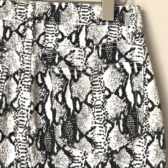 \Frame\• Le Mini Skirt in Gris Multi - Picture 11 of 15